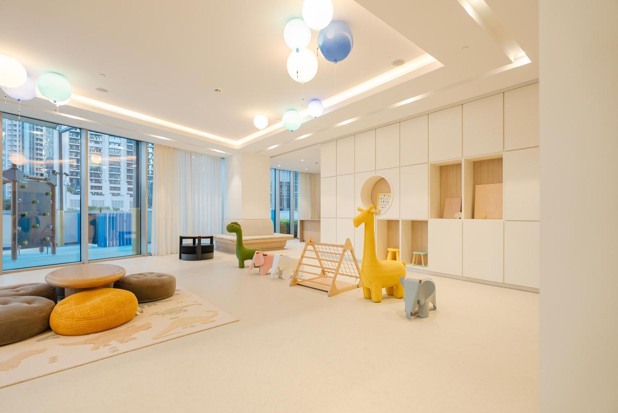 Downtown Luxury - Elegant 1-bedroom - 5 Minutes Walk To Mall Appartement