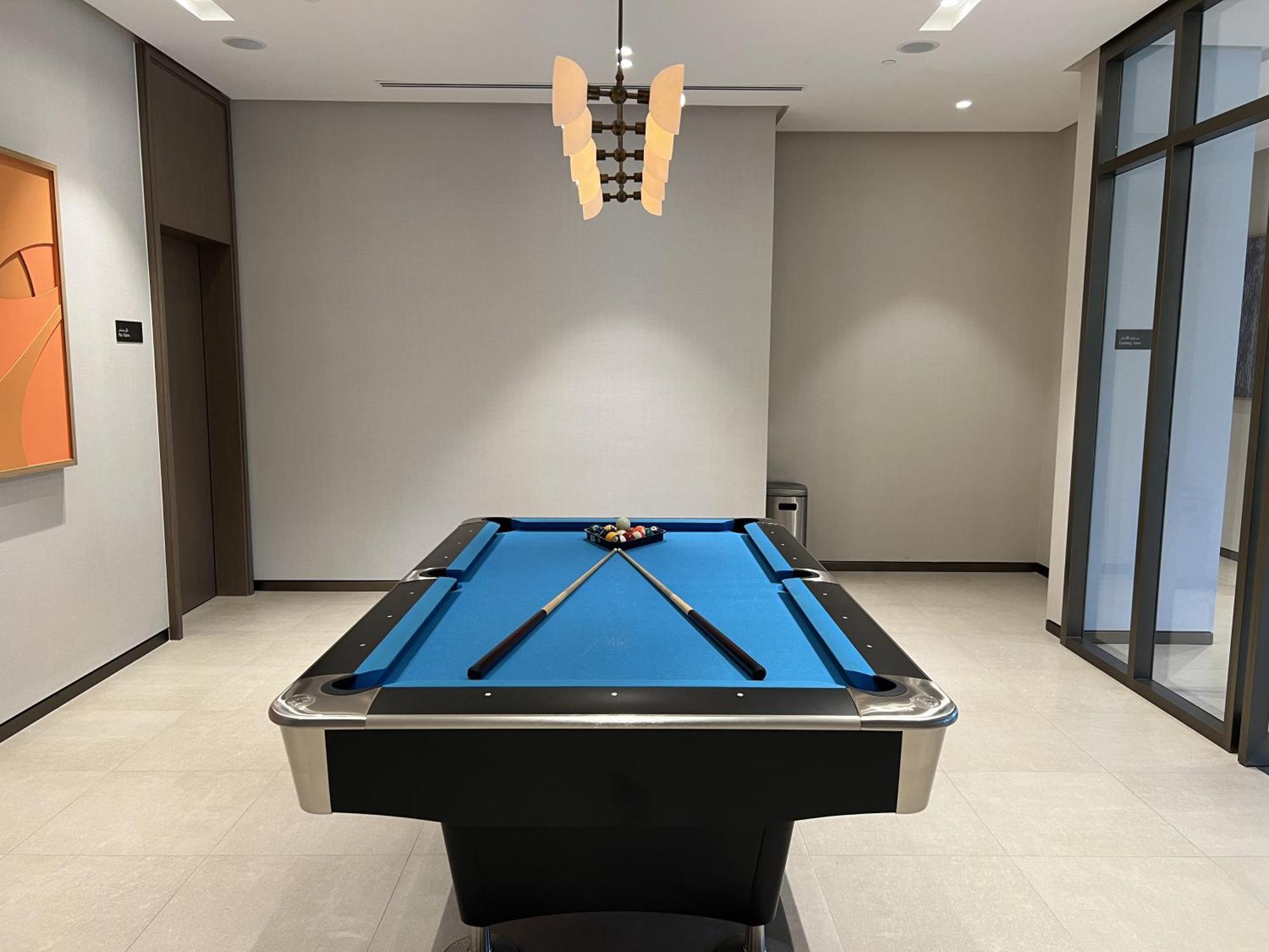 Downtown Luxury - Elegant 1-bedroom - 5 Minutes Walk To Mall Appartement