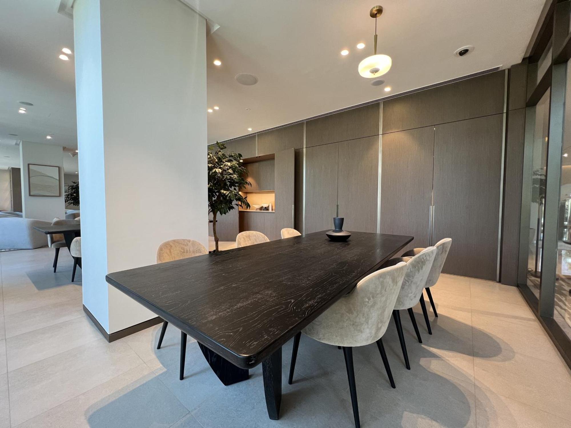 Appartement Downtown Luxury - Elegant 1-bedroom - 5 Minutes Walk To Mall *